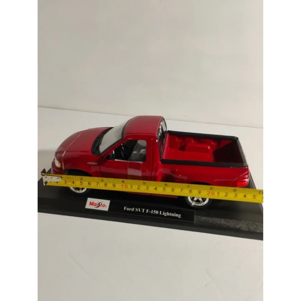 BURAGO GOLD Coll. 1999 Ford F-150 SVT LIGHTNING 1/21 Diecast Pickup Red
